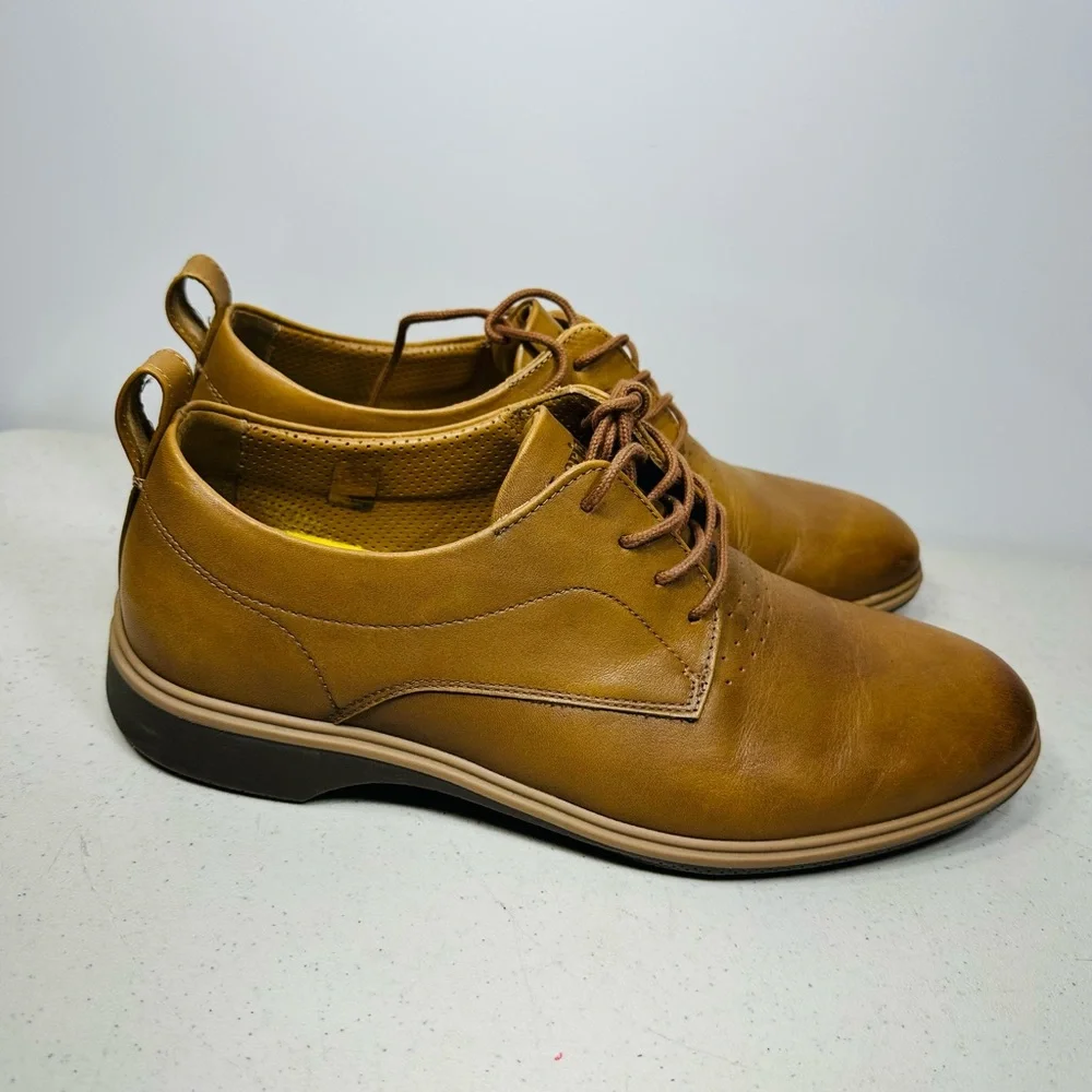 Classic Men's Lace-Up Derby Shoes in Tan